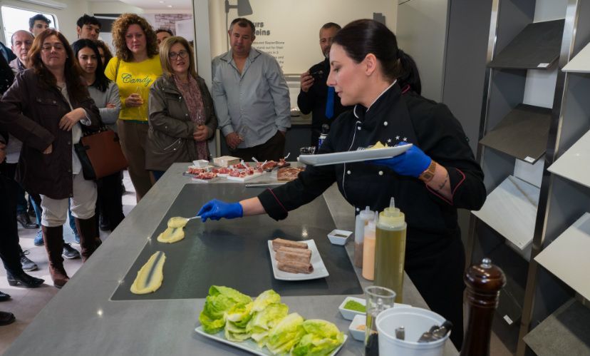 Muestra de cocina para SapienStone, en el showroom de Antonio Fayos Rizo
