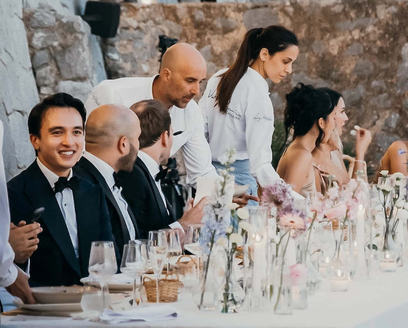 Equipo profesional de sala y cocina